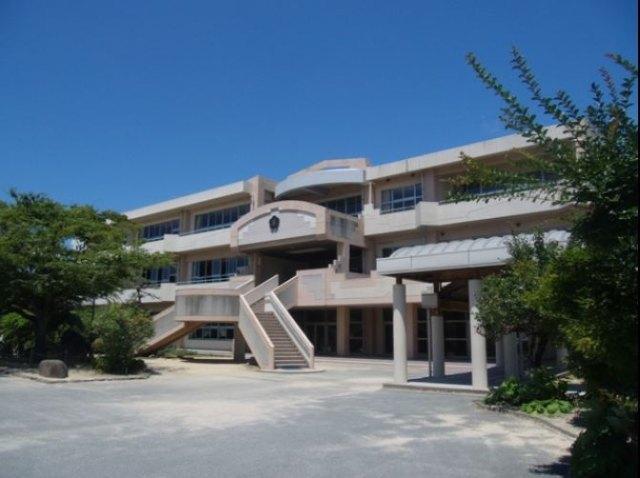 宇部市立琴芝小学校：398m