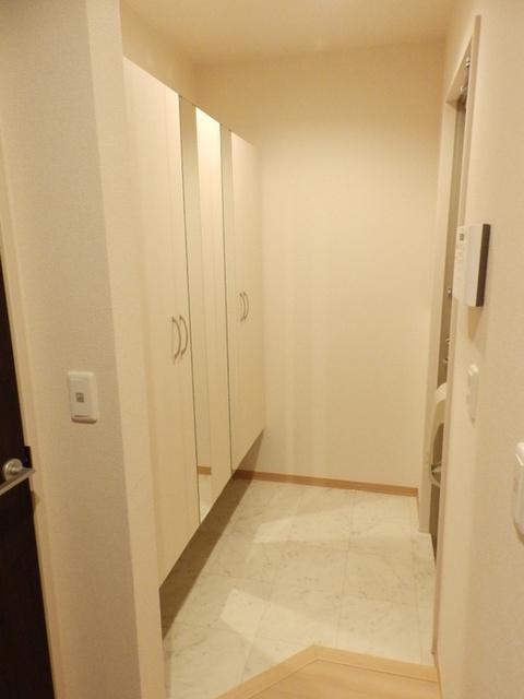 ルナソイア（105） 玄関
