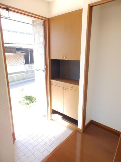 ウィルコートＭＩＹＡＢＩ（102） 玄関