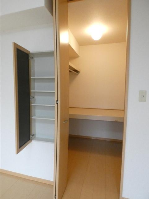 カントリーヒルズ東岐波（102） 収納