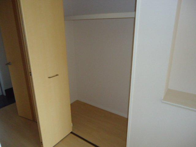 ハイツ江昭　Ｂ棟 収納