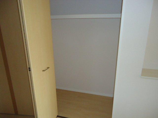 ハイツ江昭　Ｂ棟 収納
