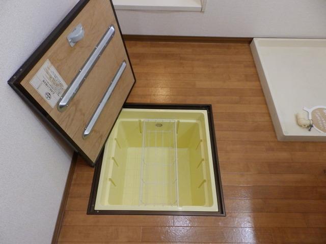 アーバンライフ塩屋台　B棟（B101） 収納