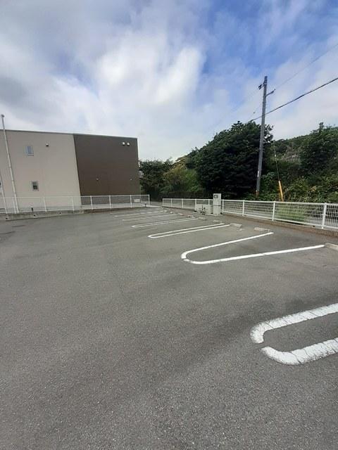 ブルーパイン　Ⅱ−Ｂ（205） 駐車場
