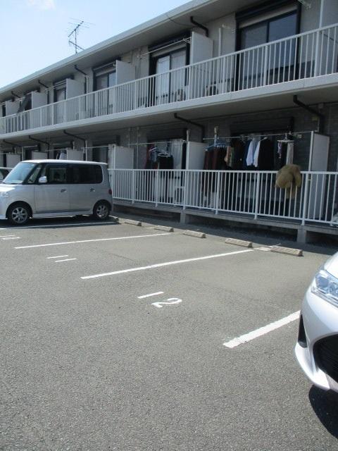 メゾン・プライム（205） 駐車場