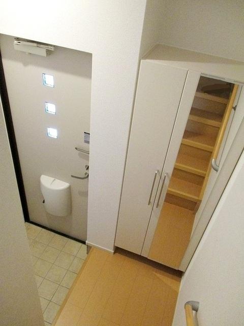 アンジュ・大小路（302） 玄関