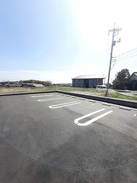 マルベリー（204） 駐車場