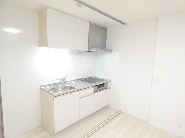 クレストヒルズ　A棟（301） キッチン