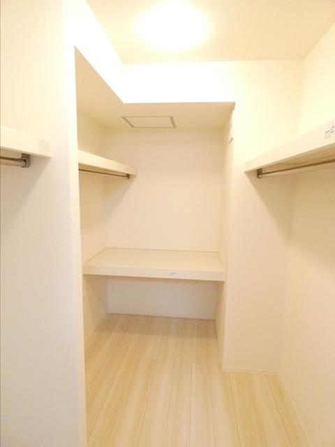 クレストヒルズ　A棟（301） 収納