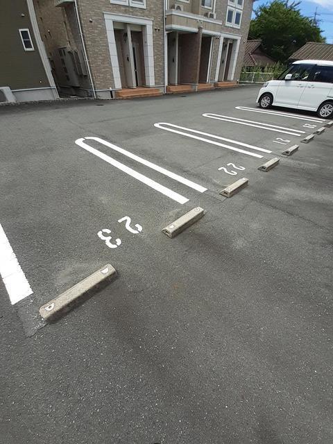 サン　メゾン　Ａ（203） 駐車場
