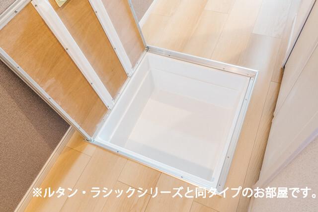 カーム・レジデンス（102） 収納