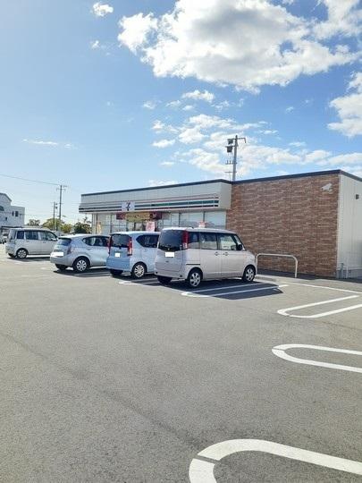 セブンイレブン宇部厚南中央店：608m