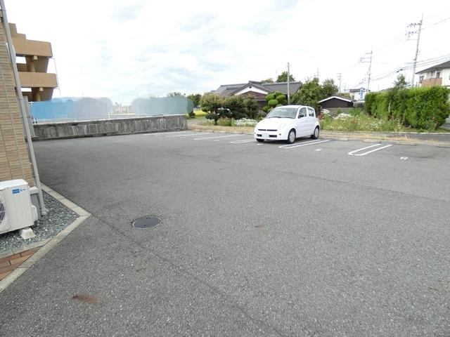 ウィット上宇部（102） 駐車場