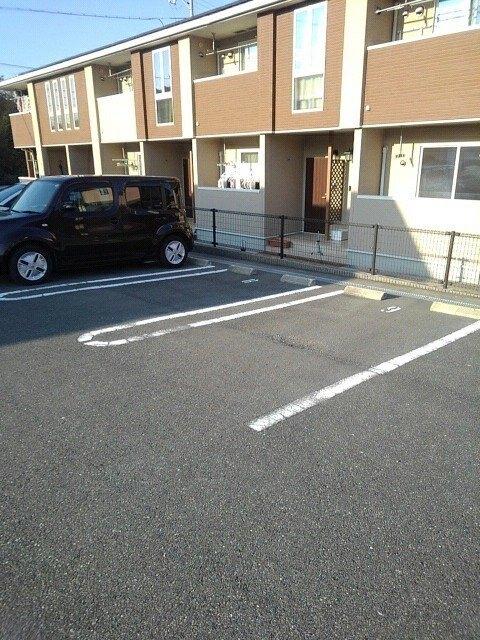 カーサ・フェリーチェⅠ（104） 駐車場