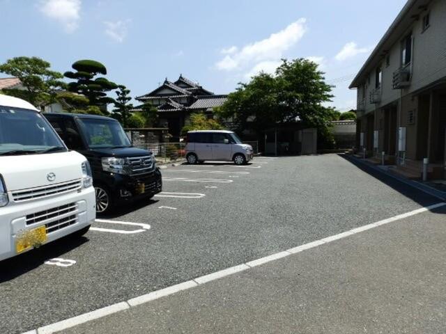 クレール シャトレー（102） 駐車場