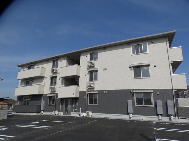 築5年7ヶ月 3階建の賃貸物件