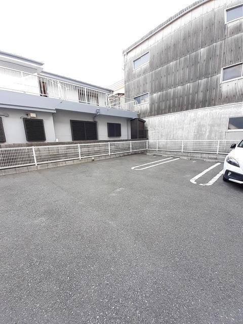 クラシオンルガール　イシカワⅡ（304） 駐車場
