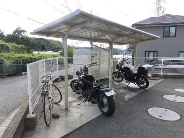 シャトームートン（201） 駐車場