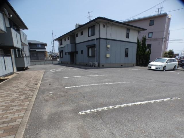 ハイカムール麻美　B棟（B102） 駐車場