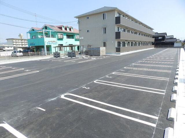 プランドール（301） 駐車場