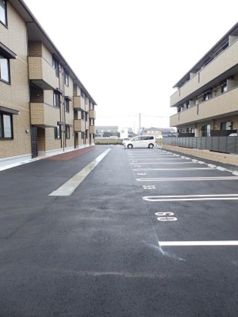 黒石ヒルズ（211） 駐車場