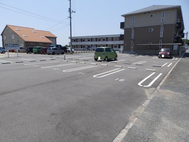 ウインドワード小羽山（101） 駐車場