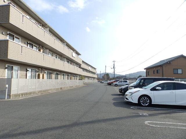 シャトーラトゥール　Ⅰ棟（Ⅰ101） 駐車場