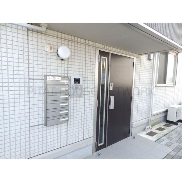 アプローチ 玄関側