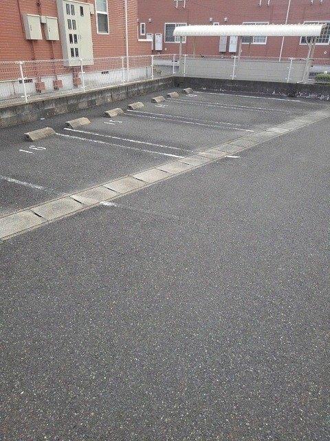 メゾン・アムール　Ｅ（201） 駐車場
