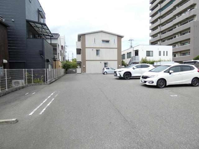 リバーパーク新天町（103） 駐車場