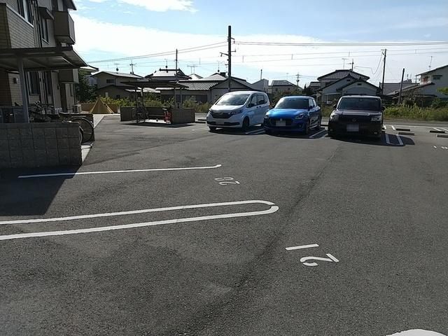 恩田ヒルズ（301） 駐車場