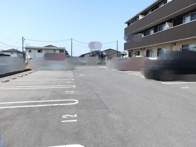 カーサクレアール（302） 駐車場