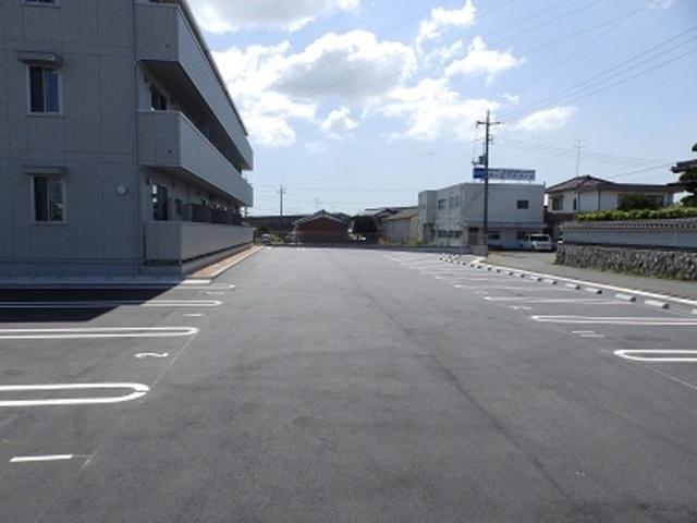 フェリックス（201） 駐車場
