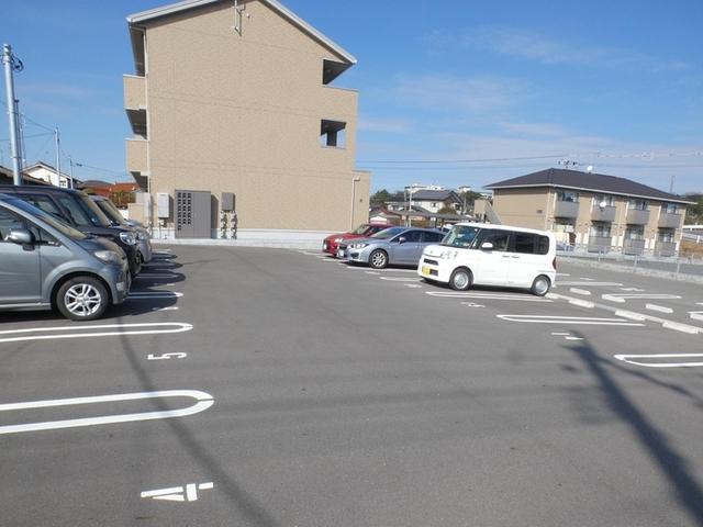 プレサーブ日の出Ⅱ（101） 駐車場