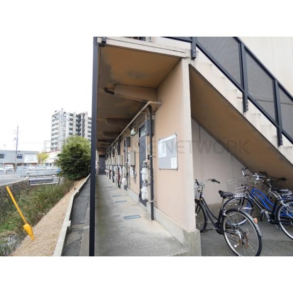 エントランス側