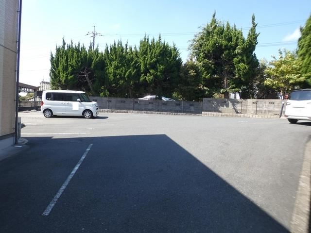 カーサグランデ（101） 駐車場