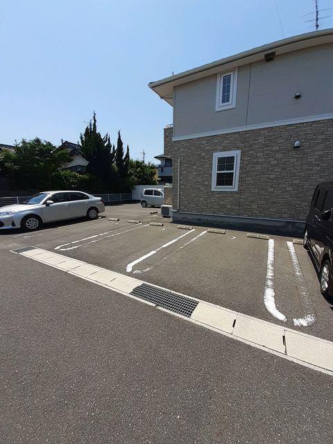 ラスミンコンド　Ｂ（101） 駐車場