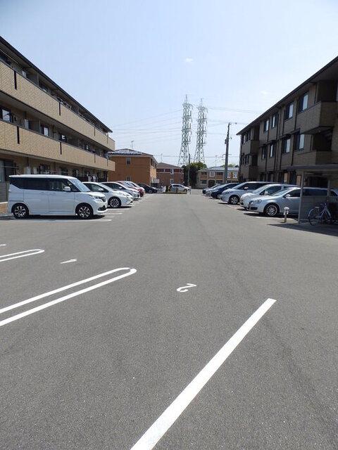 黒石ヒルズ（301） 駐車場