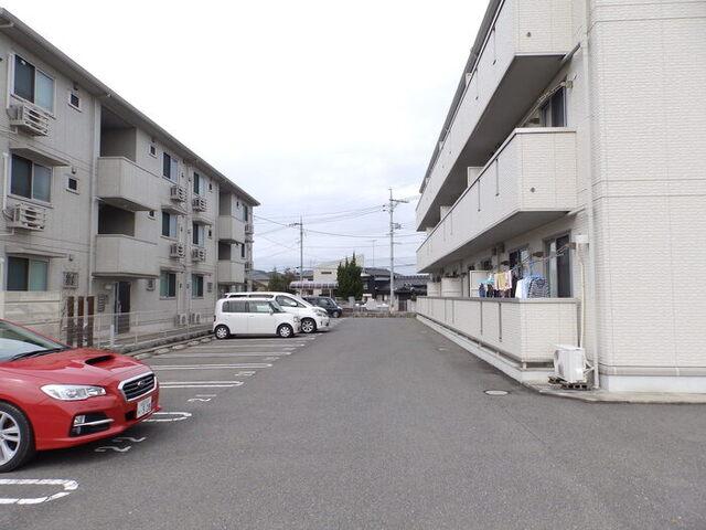 ＨＩＭＩＫＯ（202） 駐車場