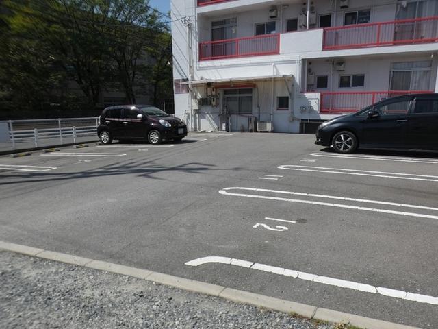 アーバン宮地（305） 駐車場