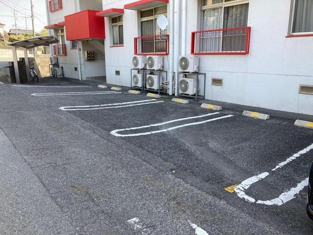 アーバン宮地（305） 駐車場