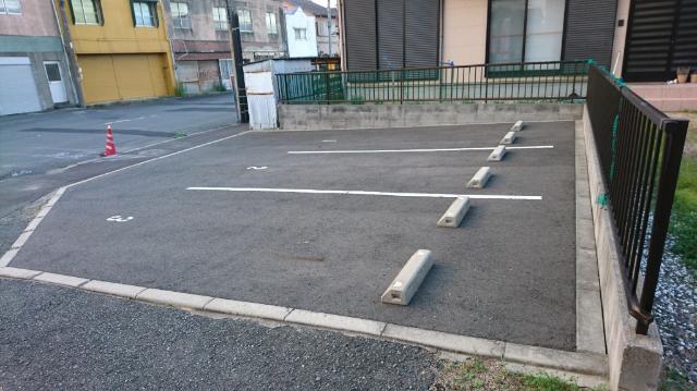 ディスティニー居能 駐車場