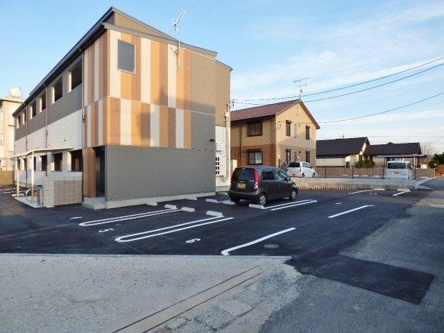 グランコムメゾン上野中（102） 駐車場