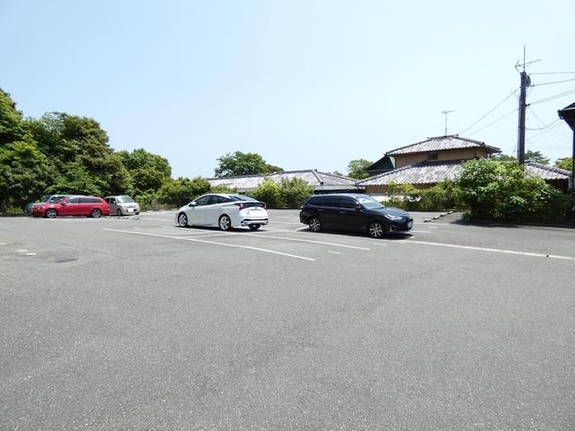 リビングタウン常盤公園Ⅱ（303） 駐車場