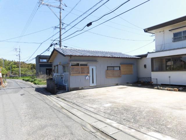 with pet maison東岐波２号棟 駐車場