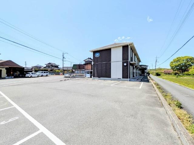 シャーメゾン瑠璃（103） 駐車場