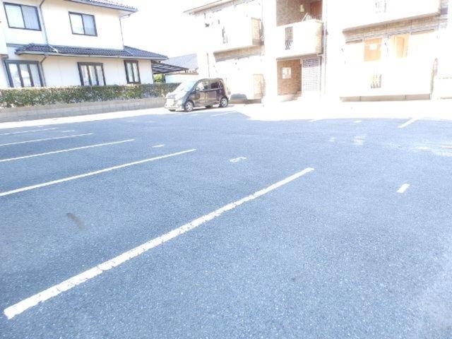 パーク･アベニュー　A棟（A102） 駐車場