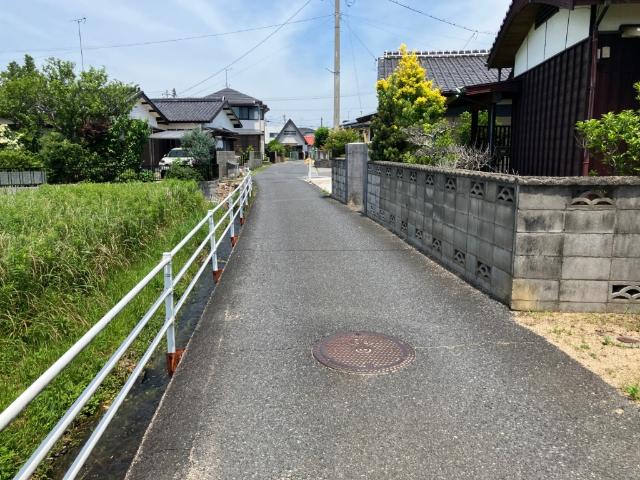宇部市野中２丁目土地 前面道路含む現地写真