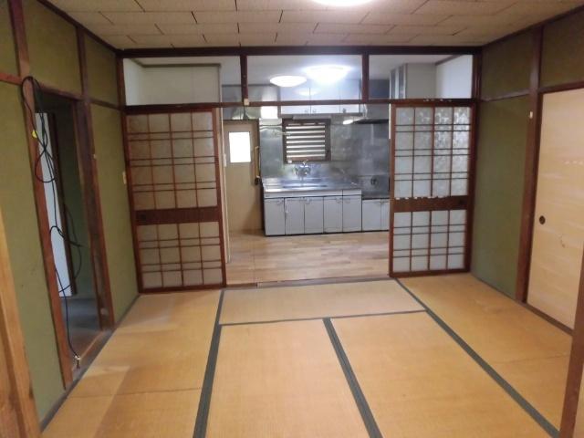 宇部市厚南中央５丁目　戸建て　 リビング