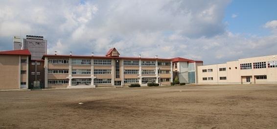弘前市立和徳小学校：418m